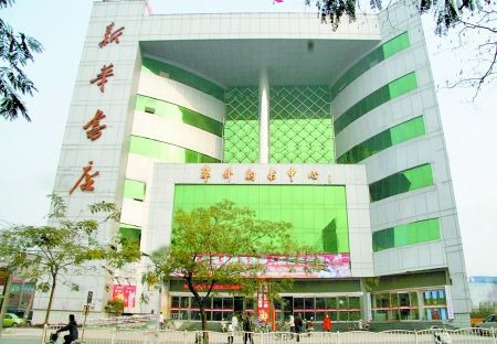 ���A����